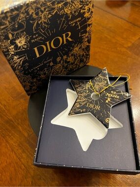 Dior 2022 limited edition ceramic star novelty Christmas ornament